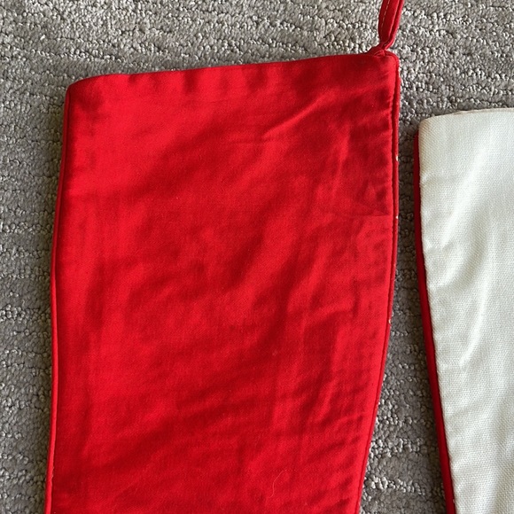 Pair of VINTAGE NEEDLEPOINT Christmas stockings - Picture 9 of 12